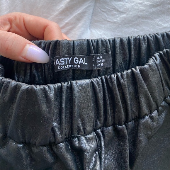 Nasty Gal Faux Leather Shorts - Picture 3 of 3